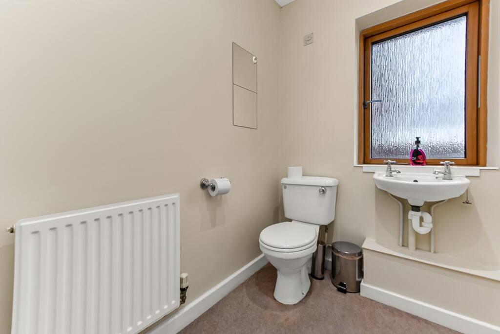 Large Group & Contractor Booking! Duplex W/Parking Milton Keynes Buitenkant foto